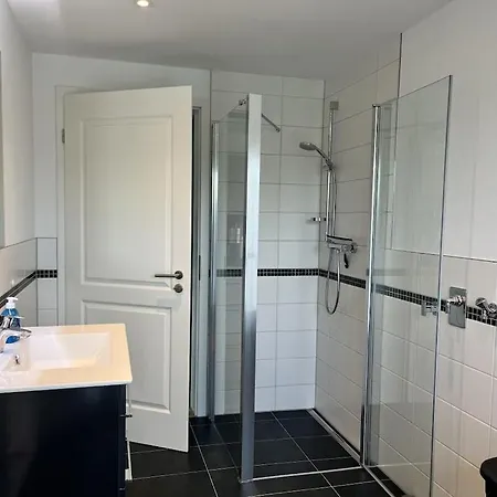 Penthouse Sea View 劳特尔巴赫
